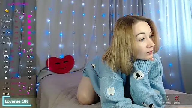 DaddysSluttyGirl2001 online show from April 16, 2026, 6:14 am