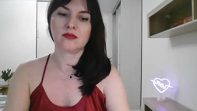 Victoria Glam online show from February 11, 2025, 10:07 pm