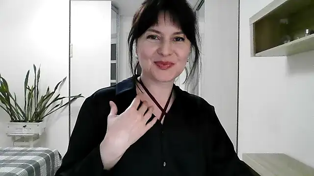 Victoria Glam online show from September 18, 2025, 7:50 pm