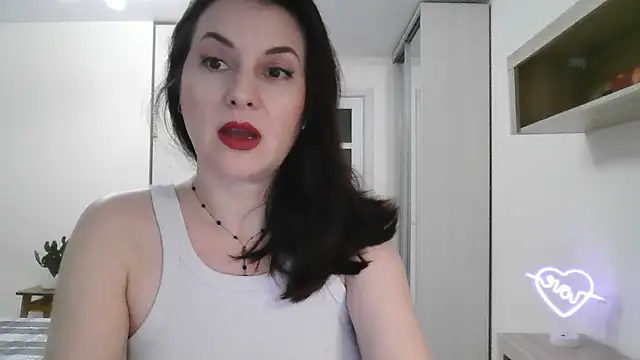 Victoria Glam online show from February 17, 2025, 6:28 pm