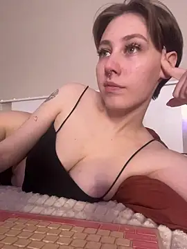 Molli Luv online show from November 24, 2025, 4:01 am