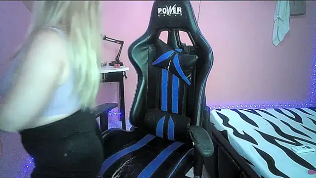 mariana0x online show from April 3, 2026, 12:55 pm