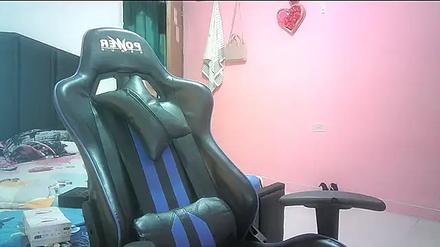 mariana0x online show from February 19, 2026, 8:28 pm