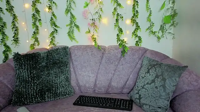 saorisworld online show from September 18, 2025, 12:02 am