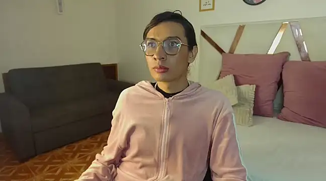 LauraaGomezz   online show from March 22, 2025, 1:32 am