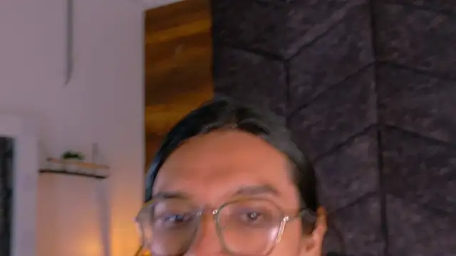 Snapshot of LauraaGomezz__ chatting on September 29, 2025, 7:30 pm LauraaGomezz online show from September 29, 2025, 7:30 pm