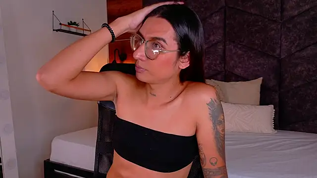 Snapshot of LauraaGomezz__ chatting on September 22, 2025, 7:31 pm LauraaGomezz online show from September 22, 2025, 7:31 pm