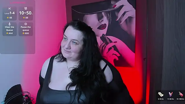 Snapshot of QueenOfHaze chatting on May 4, 2026, 7:50 pm QueenOfHaze online show from May 4, 2026, 7:50 pm