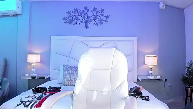 Snapshot of ZoeySnow chatting on October 11, 2025, 11:55 am ZoeySnow online show from October 11, 2025, 11:55 am