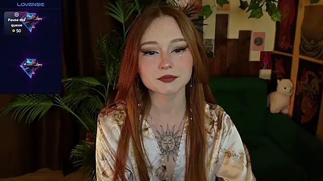 Snapshot of Yo_Pixxie chatting on February 1, 2025, 7:05 am Yo Pixxie online show from February 1, 2025, 7:05 am