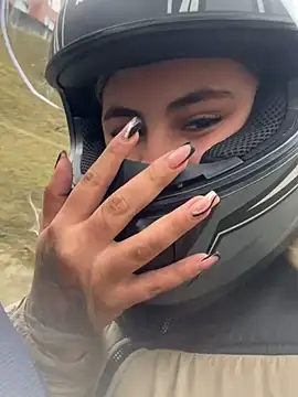 MeganCrow online show from October 15, 2025, 5:21 pm