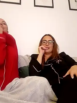 MolliexLexi1 online show from January 24, 2025, 9:04 pm