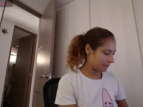 Zoedaniels online show from February 25, 2025, 2:37 pm