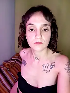 parejarica420 online show from April 17, 2026, 2:25 am