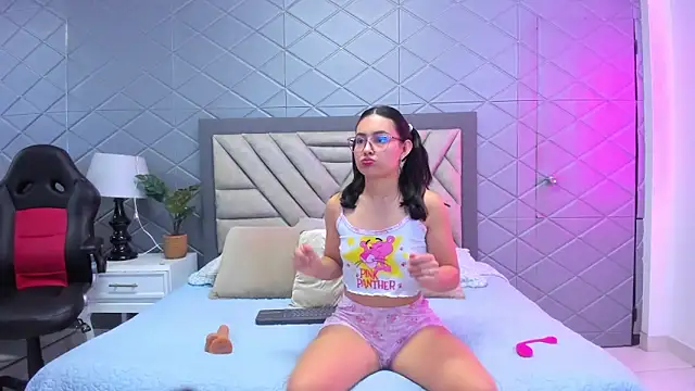 VioletRousse  online show from March 12, 2025, 12:47 pm