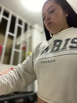 Im-Allysoon online show from February 1, 2025, 12:18 am