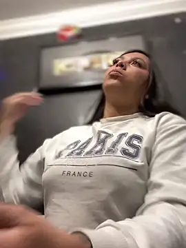 Im-Allysoon online show from February 13, 2025, 11:37 pm