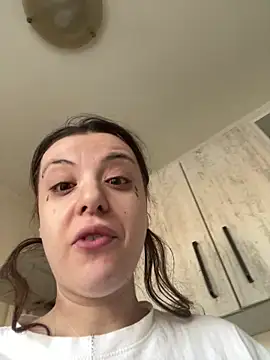 bunnythetailor online show from March 14, 2026, 3:51 pm