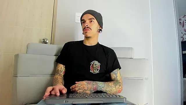 kaletattoo online show from December 15, 2025, 11:05 am