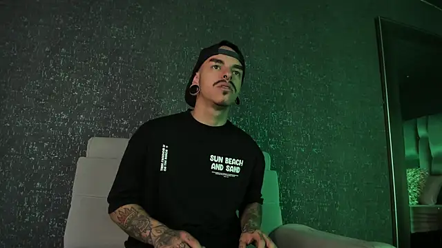 Snapshot of kaletattoo chatting on September 30, 2025, 11:16 am kaletattoo online show from September 30, 2025, 11:16 am