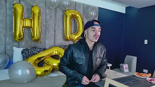 Snapshot of kaletattoo chatting on September 28, 2025, 12:34 pm kaletattoo online show from September 28, 2025, 12:34 pm