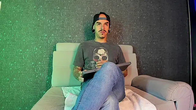 Snapshot of kaletattoo chatting on October 16, 2025, 11:07 am kaletattoo online show from October 16, 2025, 11:07 am