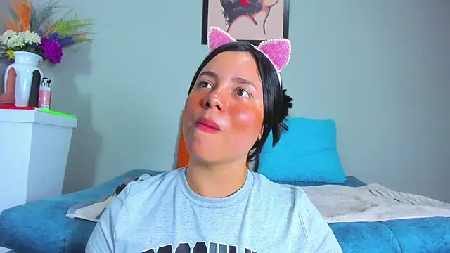 Snapshot of evaa_greey chatting on September 24, 2025, 8:04 pm evaa greey online show from September 24, 2025, 8:04 pm