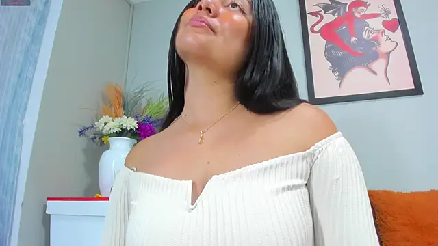 Snapshot of evaa_greey chatting on October 8, 2025, 8:09 pm evaa greey online show from October 8, 2025, 8:09 pm