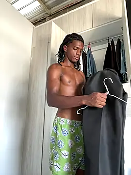 Snapshot of SlykaandpettterX chatting on October 5, 2025, 7:48 pm SlykaandpettterX online show from October 5, 2025, 7:48 pm