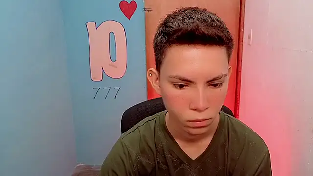Alexxx lov online show from May 1, 2026, 12:43 pm