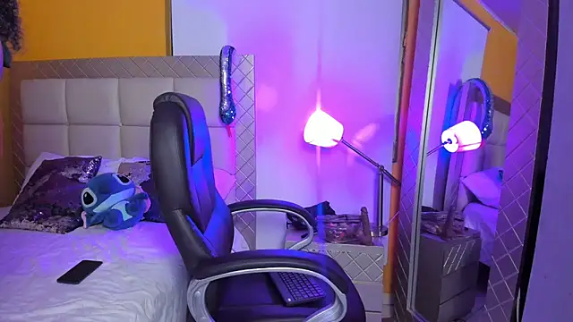 alice evanst online show from March 8, 2025, 7:16 am