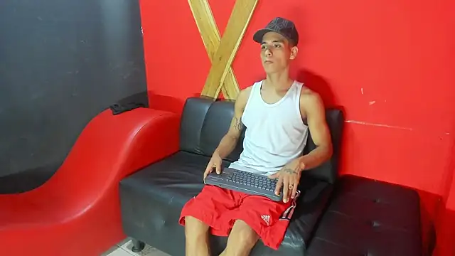 Snapshot of sol_miluna2 chatting on March 22, 2025, 12:39 am sol miluna2 online show from March 22, 2025, 12:39 am
