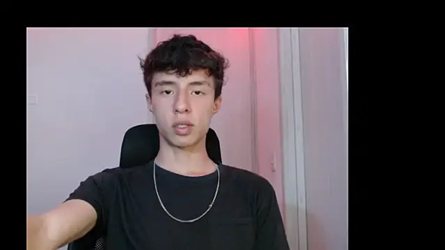 Snapshot of Juanmres chatting on October 28, 2025, 3:07 am Juanmres online show from October 28, 2025, 3:07 am