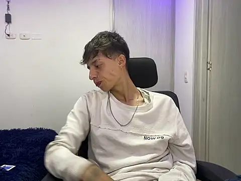 Snapshot of Juanmres chatting on September 23, 2025, 6:20 am Juanmres online show from September 23, 2025, 6:20 am