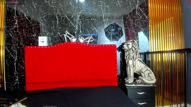  nicolesweet online show from April 15, 2026, 7:58 pm