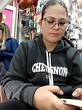 Vale Saenzz online show from February 25, 2026, 7:14 pm