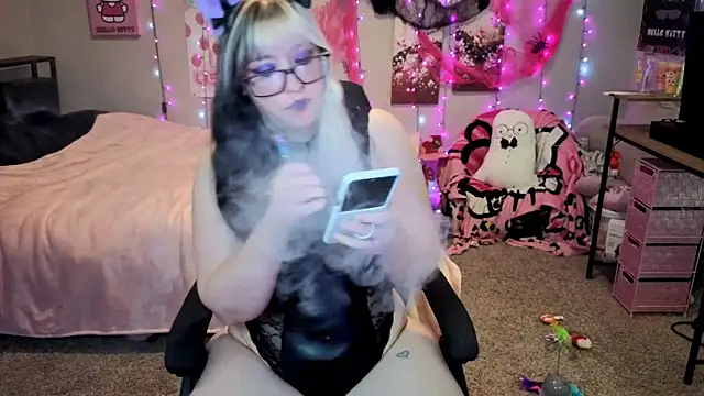 Snapshot of MissLoreleii chatting on October 15, 2025, 3:09 pm MissLoreleii online show from October 15, 2025, 3:09 pm