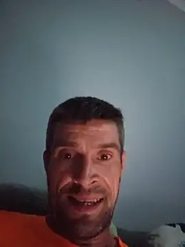 Snapshot of Schkodnik chatting on August 7, 2026, 10:49 pm Schkodnik online show from August 7, 2026, 10:49 pm
