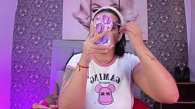 Emily rivera78 online show from February 16, 2026, 7:45 pm