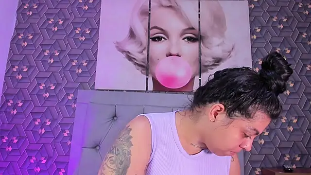 Emily rivera78 online show from March 17, 2026, 2:47 am