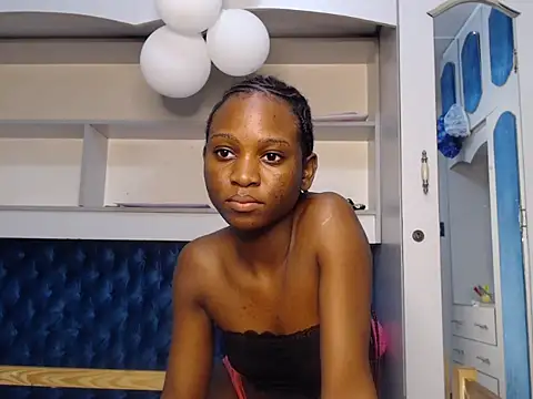 Snapshot of YoungDiva69 chatting on September 24, 2025, 7:53 pm YoungDiva69 online show from September 24, 2025, 7:53 pm