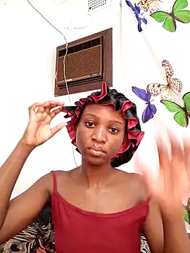 Snapshot of YoungDiva69 chatting on September 23, 2025, 2:35 pm YoungDiva69 online show from September 23, 2025, 2:35 pm