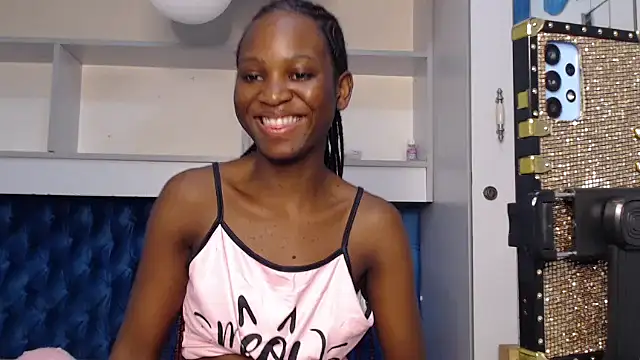 Snapshot of YoungDiva69 chatting on September 18, 2025, 10:07 am YoungDiva69 online show from September 18, 2025, 10:07 am