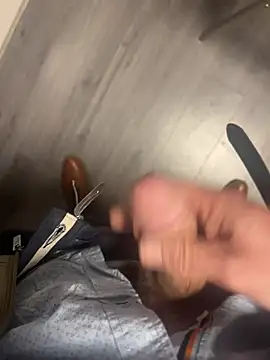 yannusgir33 online show from January 15, 2026, 11:41 pm