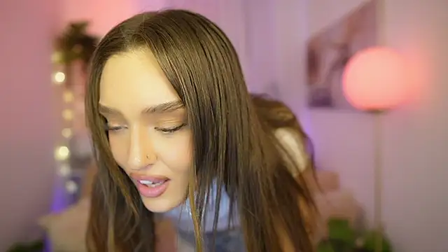 Snapshot of Clara_Nia chatting on February 19, 2026, 7:33 pm Clara Nia online show from February 19, 2026, 7:33 pm