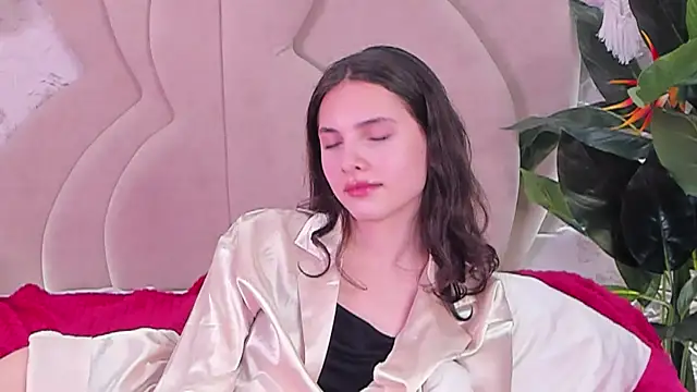 GIGI DAV online show from February 7, 2025, 8:55 am