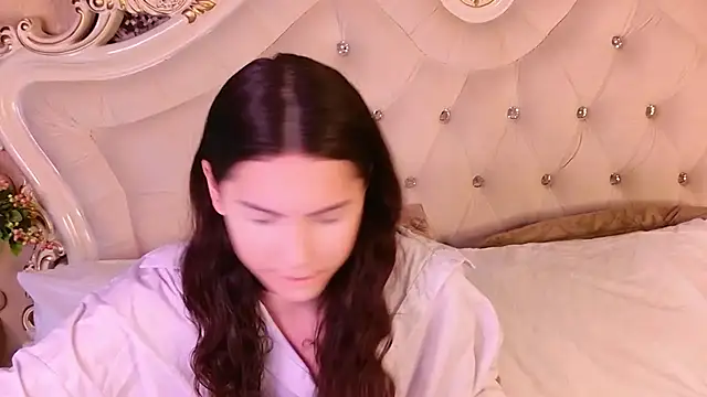 GIGI DAV online show from October 22, 2025, 8:52 pm