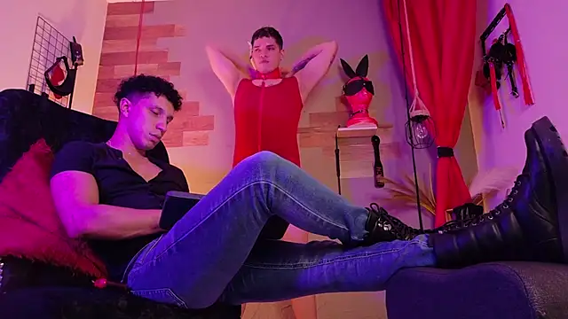 Snapshot of AngeloColleen chatting on October 18, 2025, 7:27 pm AngeloColleen online show from October 18, 2025, 7:27 pm