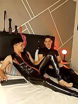 Snapshot of AngeloColleen chatting on October 11, 2025, 8:10 pm AngeloColleen online show from October 11, 2025, 8:10 pm