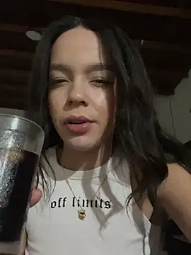 JullieBoo online show from February 7, 2025, 5:52 am